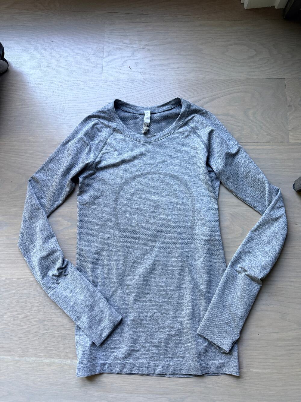 Lululemon Swiftly Tech Long-Sleeve Shirt 2.0 Hip Length